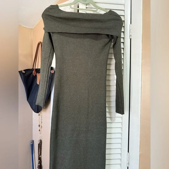 Petal & Pup Archie Off the Shoulder Midi Dress - Picture 4 of 7